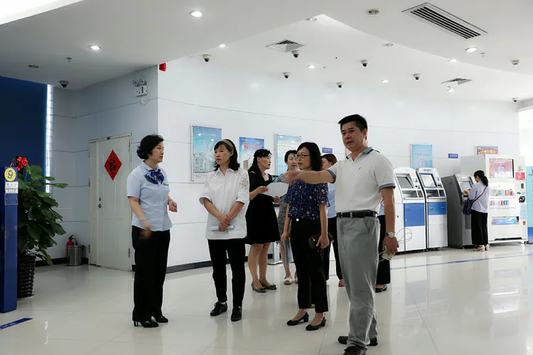 西塞山区委进企业开展服务调研