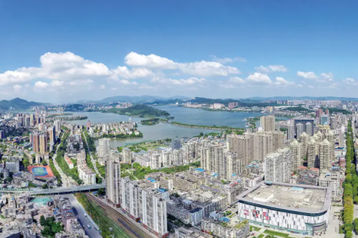 西塞山区竭力优化政务服务